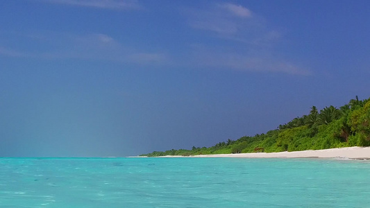 豪华海滨海滩的浪漫风景在日落前以白色沙滩背景经清海视频