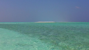 透明的海水和白沙滩岛屿豪华海岸海滩的浪漫质感在度假村附近被透明的大海和白色12秒视频