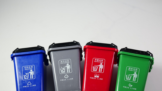 垃圾分类可分类回收垃圾桶视频素材视频