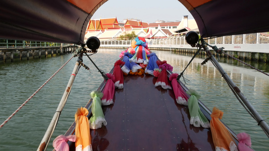 在Bangkok旅游旅行期间观光客乘亚航运河游览平静视频
