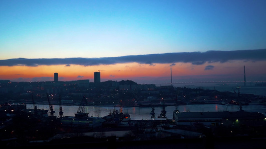 城市风景在黎明时消逝俄罗斯视频