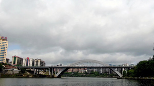 跨江大桥云层车辆延时摄影9秒视频