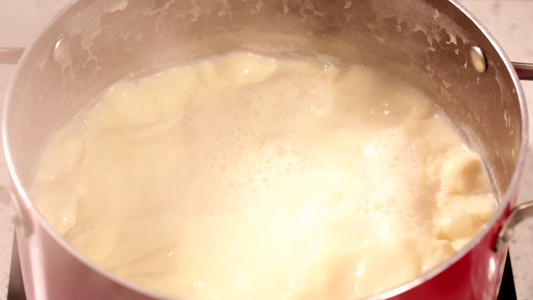 煮豆浆熬豆浆磨豆浆视频