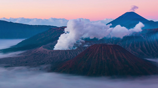 美丽的布罗莫火山景观日出时间流逝具有里程碑意义的自然视频