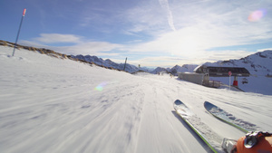 低角度视图滑雪和靴子20秒视频