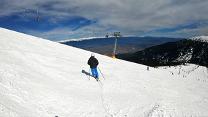 高山滑雪度假胜地24秒视频