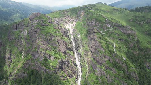 航拍湖北神农架神农顶景区神农谷悬崖峭壁视频