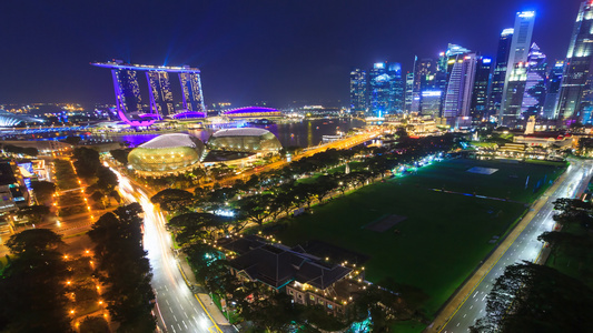 美丽的鸟瞰新加坡夜景4k时间流逝缩小视频