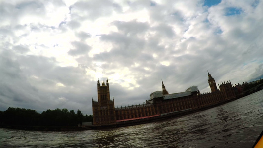 议会大厦和泰晤士河视频