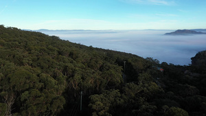 在澳洲的蓝色山峰25秒视频