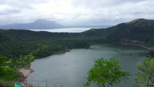 塔尔火山的湖坑菲利平斯山视频