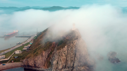 飞过普里莫斯基地区鲁德纳亚普里斯坦村的图画露迪尼灯塔视频