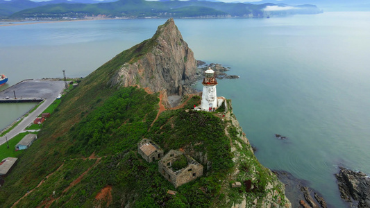 飞过普里莫斯基地区鲁德纳亚普里斯坦村的图画露迪尼灯塔视频