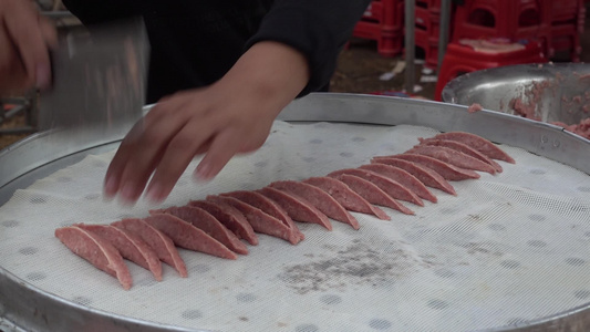 湖南衡东乡村喜宴手工肉丸美食制作视频