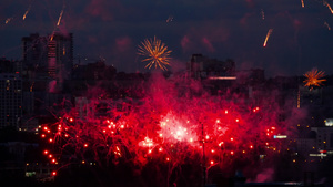 夜空中美丽的烟花25秒视频