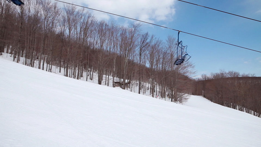 空荡荡的滑雪缆车视频