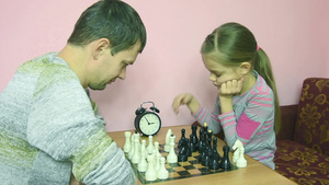 象棋玩家思考下一步17秒视频
