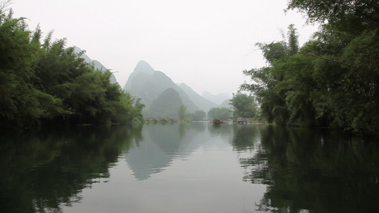 中国阳朔遇龙河山水风景视频