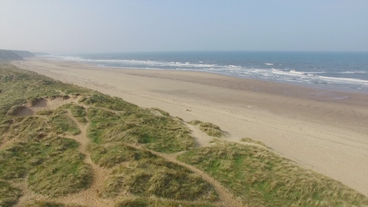 航拍下的海边景观与海滩视频