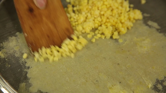 制作豆沙豌豆黄视频