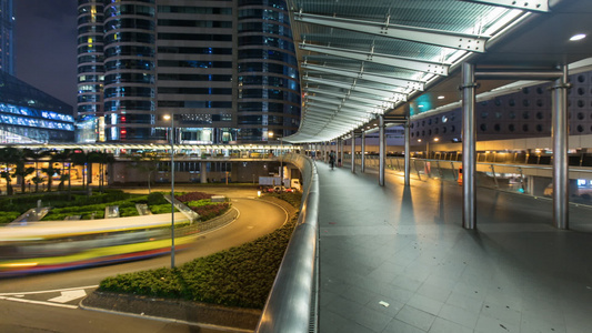 夜间夜景的行人天桥景观视频