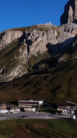 无人机航拍欧洲意大利多洛米蒂山区阿尔卑斯山脉自然风光户外旅游46秒视频