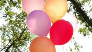 色彩鲜艳的生日气球11秒视频