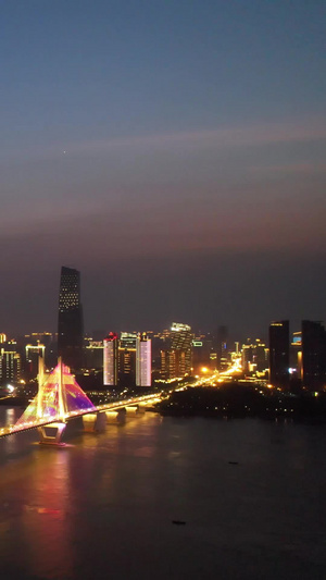 航拍城市夜景灯光秀交通道路桥梁车流素材城市素材68秒视频