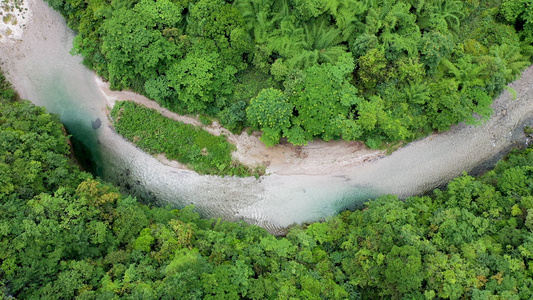 航拍贵州黔东南清澈河流水资源特写视频