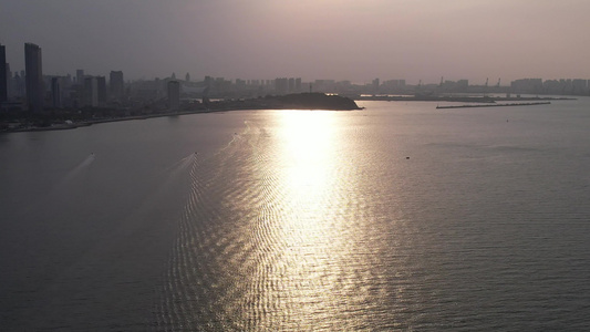 山东烟台海上日落晚霞夕阳航拍视频