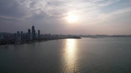 山东烟台海上日落晚霞夕阳航拍视频