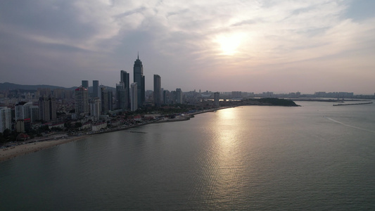 山东烟台海上日落晚霞夕阳航拍视频