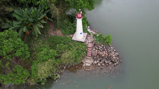 河流灯塔航拍视频