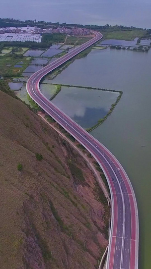 高原地区跨海高速公路全景航拍跨海公路27秒视频