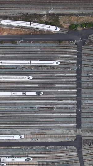 航拍城市交通高铁车站等候出发的轨道列车素材城市风光40秒视频