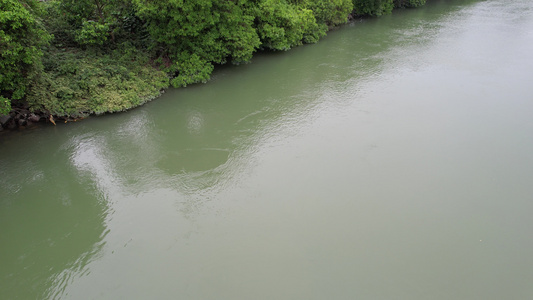 流淌的河水航拍视频