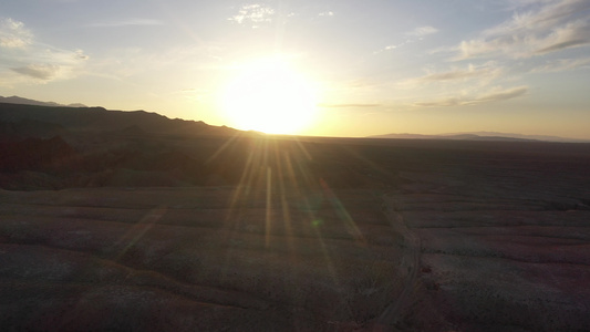 航拍傍晚山岭夕阳西下视频