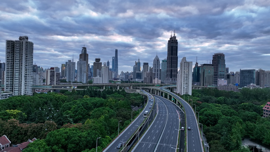 上海城市延安高架城市天际线航拍视频