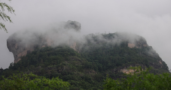 中国福建武夷山云雾缭绕视频