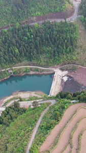 航拍山谷河流道路视频