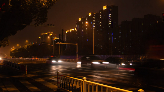 夜景街道车流灯光穿梭延时摄影视频