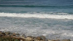 海岸边的海浪19秒视频