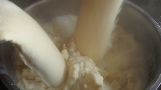 4k传统手工制作豆浆视频