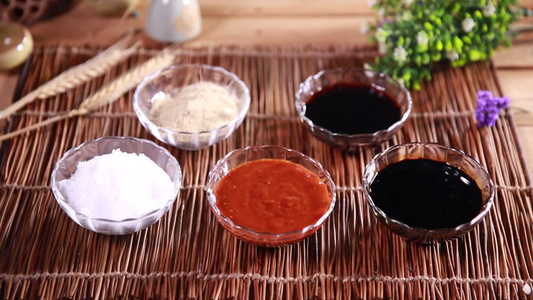 番茄酱白糖实验酱油蚝油辣酱各种调料 视频