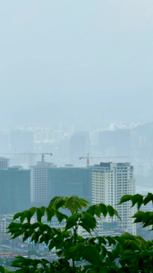 三亚建筑群雨过天晴延时摄影旅游城市10秒视频