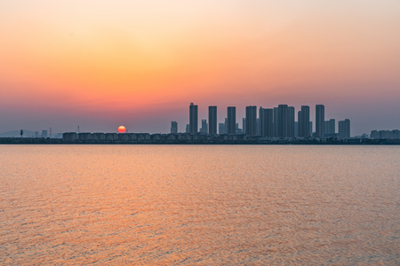 城市海天一线日落延时视频