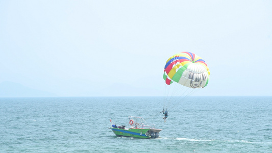 4K海上降落伞视频