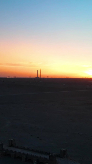 航拍夕阳黄昏时刻的敦煌非都市自然风光日出日落42秒视频