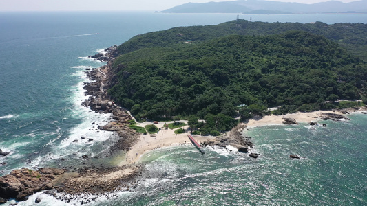 航拍中国海南三亚蜈支洲岛旅游区海岛美景视频