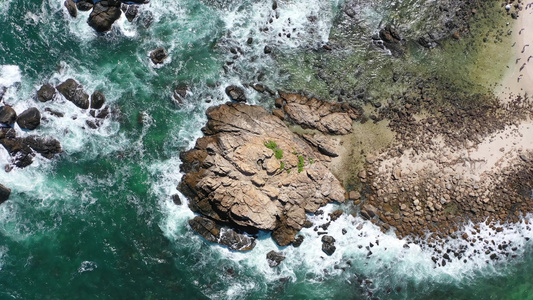 航拍中国海南三亚蜈支洲岛旅游区海岛美景视频